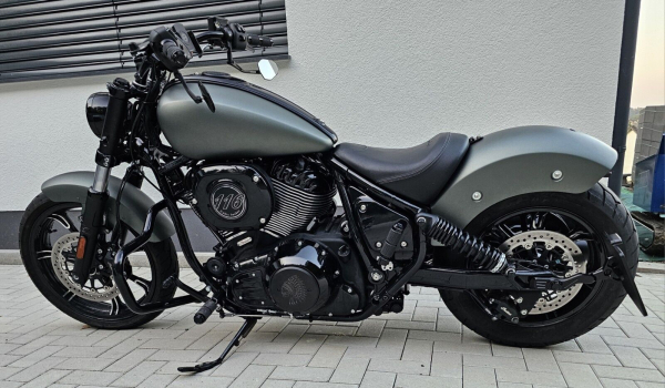 Motordeckel - links - mit Lasergravur - Indian Skull