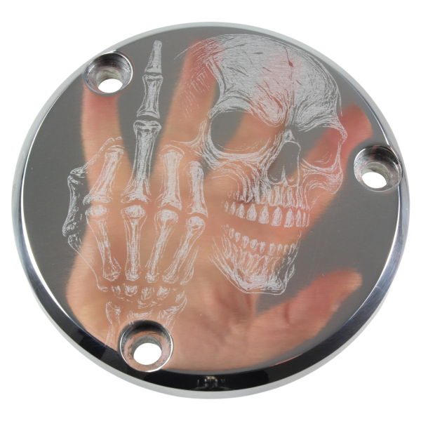 Motordeckel poliert mit Lasergravur → Fuck You Skull